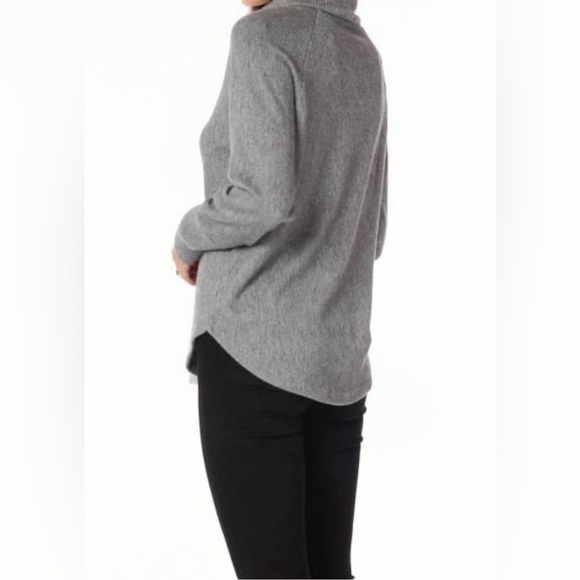 NWT Women’s Bobi Los Angeles Gray Funnel Neck Raglan w/Pocket Sweater - Picture 3 of 6